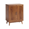 Buffet en bois avec portes à lamelles et pieds en biais